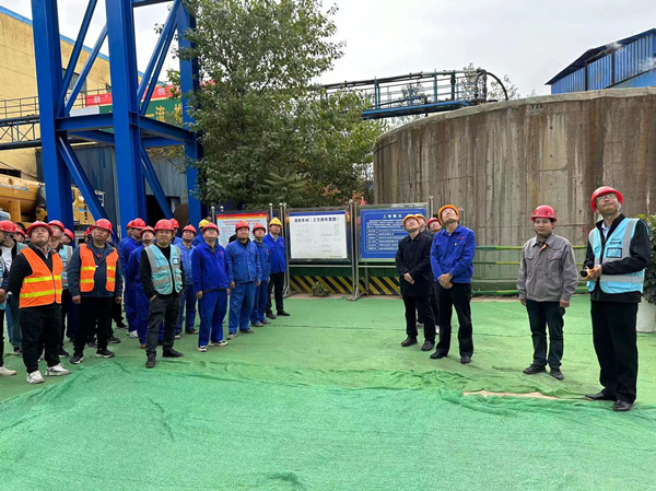 陜西鋅業(yè)制液車間浸出凈化工序消除安全隱患技術(shù)升級改造項目（二期）主體結(jié)構(gòu)順利封頂！